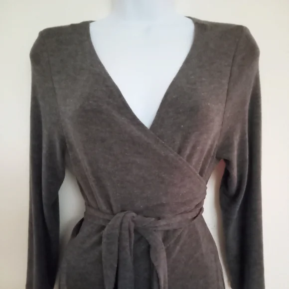 NWTπ FREE GIFT IS INCLUDED π Wrap Dress V- Neck, High Split, Midi - Picture 2 of 13